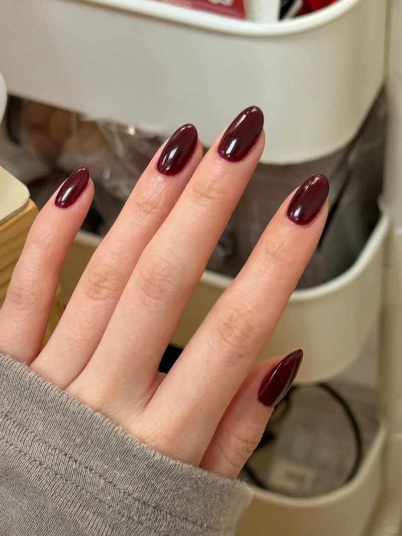 màu sơn móng tay cho da ngăm