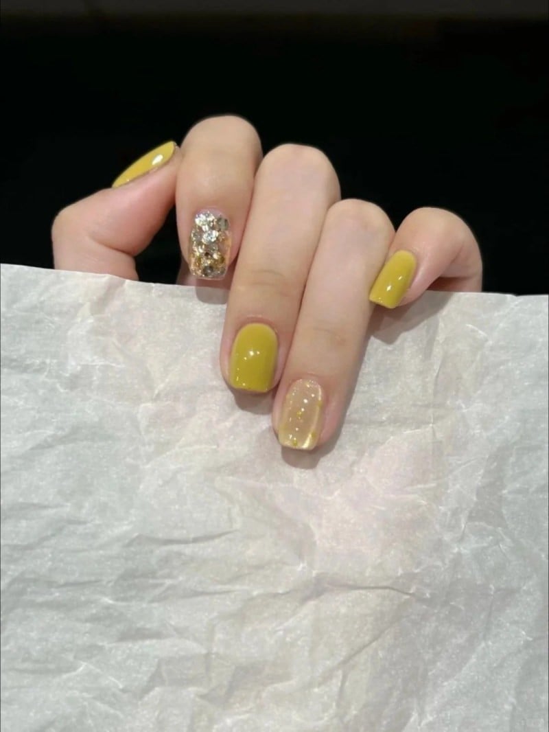 màu sơn móng tay cho da ngăm