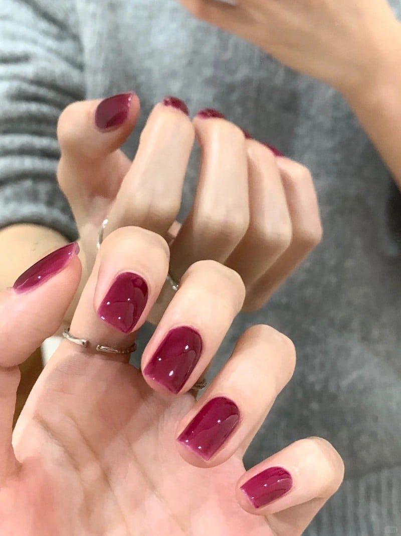 màu sơn móng tay cho da ngăm