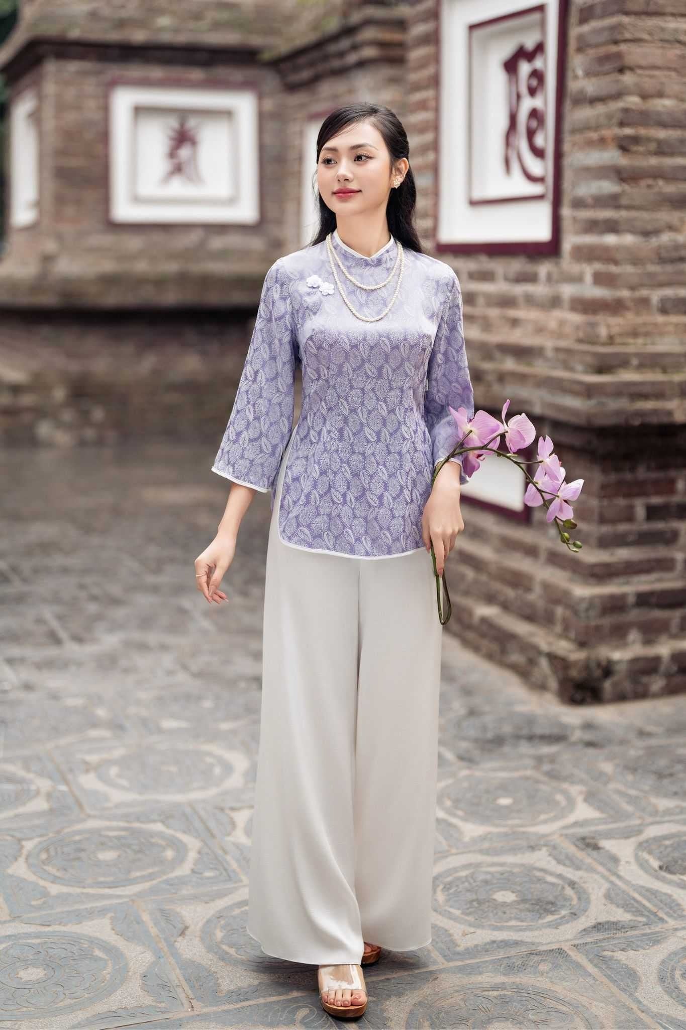 Set Áo Dài Cách Tân Gấm Tím Phối Quần Lụa Trắng
