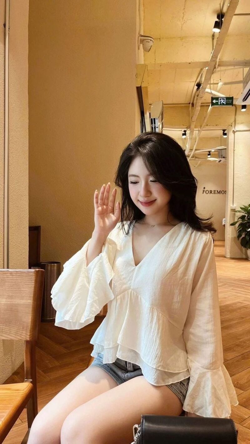 phối đồ với áo tay phồng