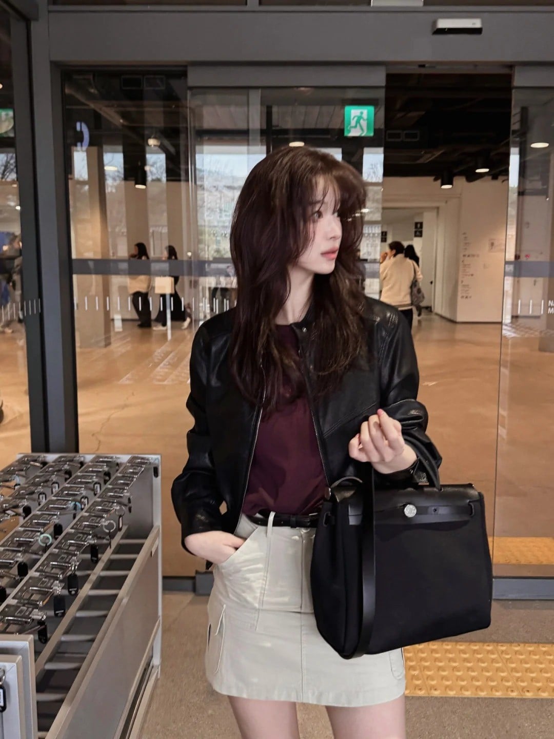 phối đồ với chân váy túi hộ