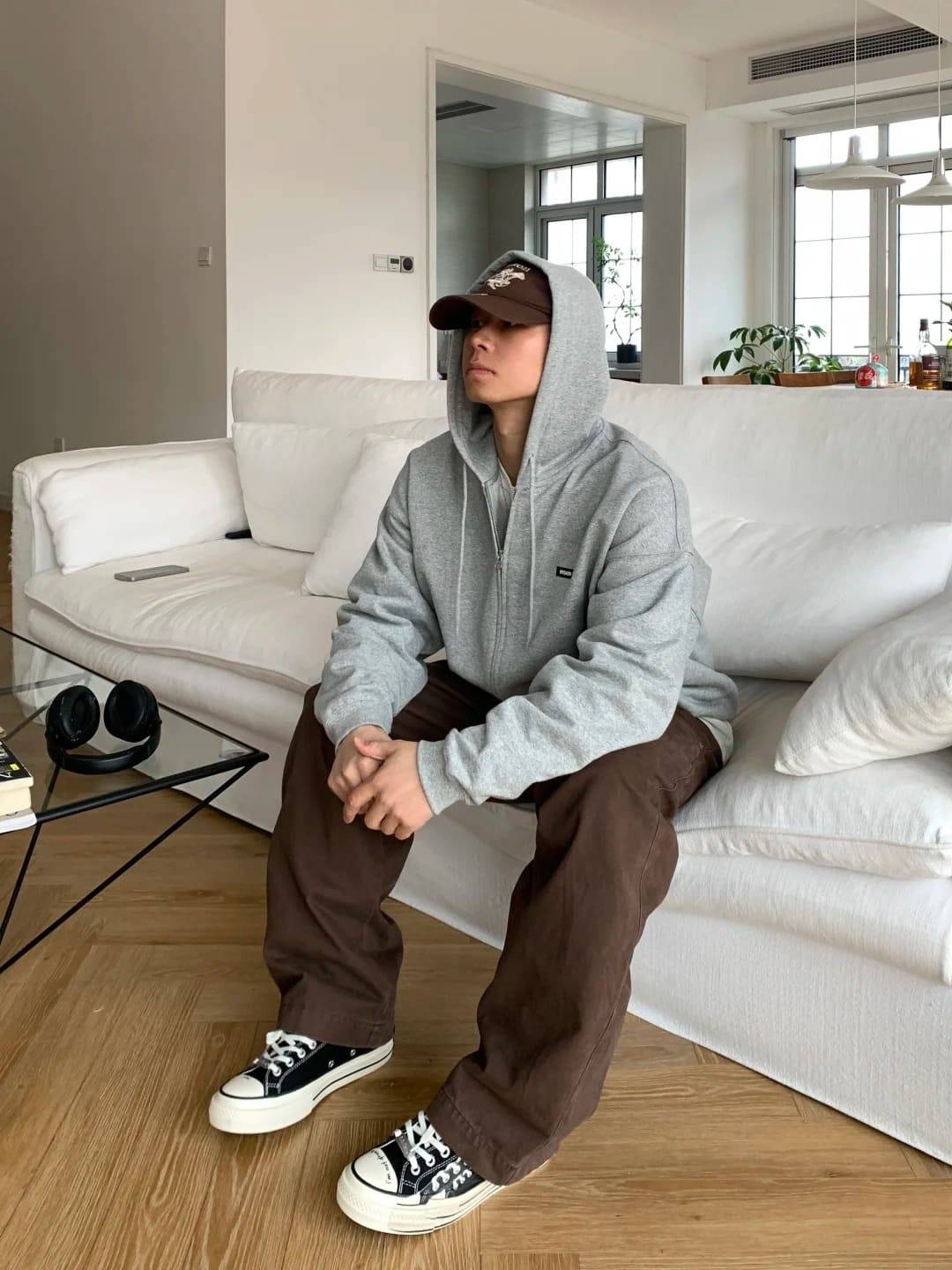 cach-phoi-do-voi-giay-converse-nam-nu