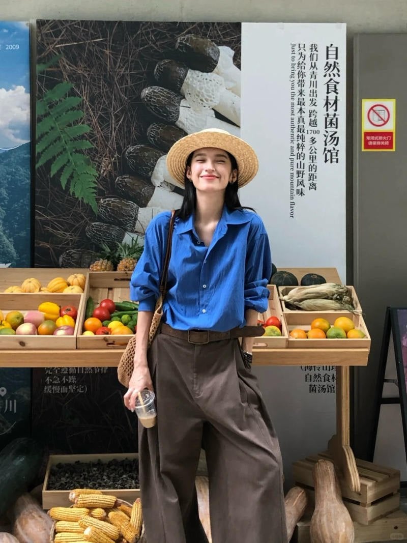 20. Xanh coban + Nâu đậm (Phong cách Rustic)