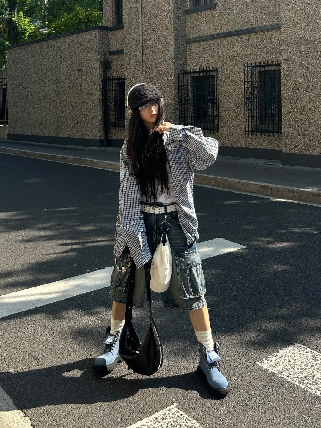 Áo sơ mi kẻ oversized + Link Đăng Ký NOHU90.COM cơ bản + Quần short denim túi hộp