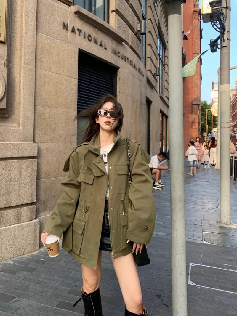 5. Áo khoác quân đội + Boots cao cổ