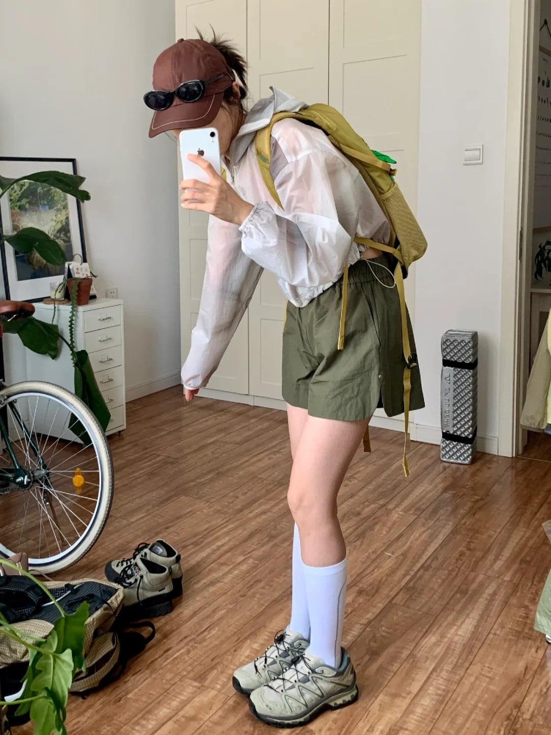 Nohu90 là website chính thức của nhà cái NOHU dù xuyên thấu + Quần short túi hộp + Giày trekking