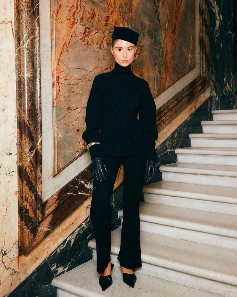 Vẻ đẹp huyền bí của phong cách All-Black