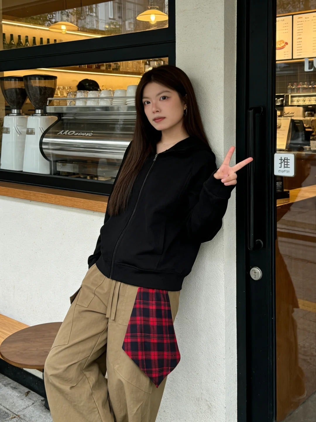 quan-kaki-nu