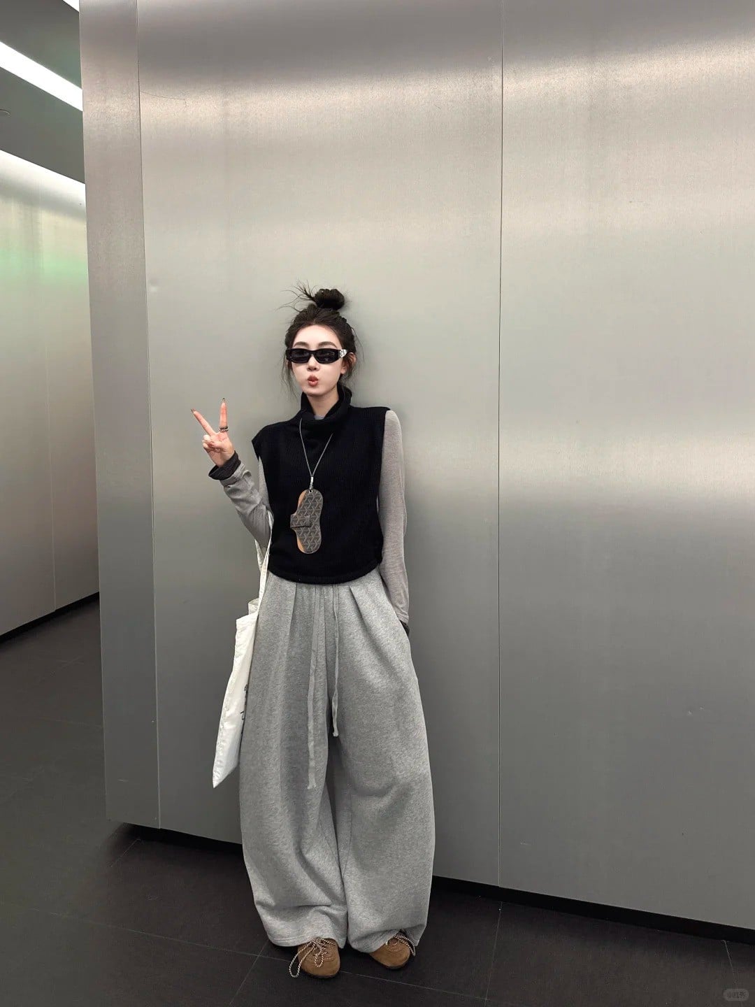 Quần nỉ phối với áo gì?