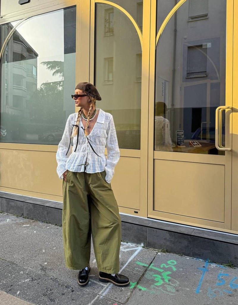 Quần ống cong mặc với gì