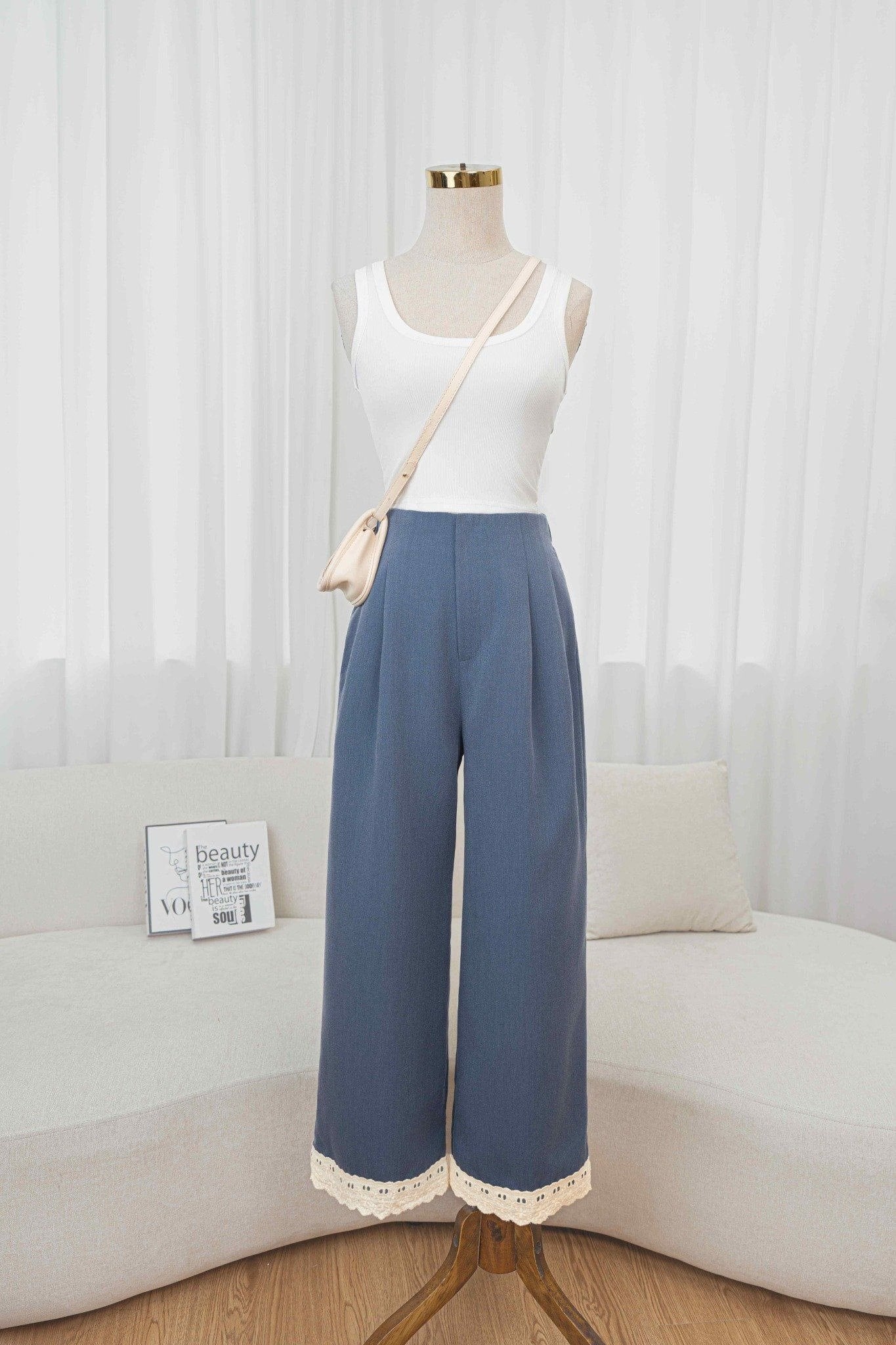 Quần tây nữ vải xước xanh phối ren gấu