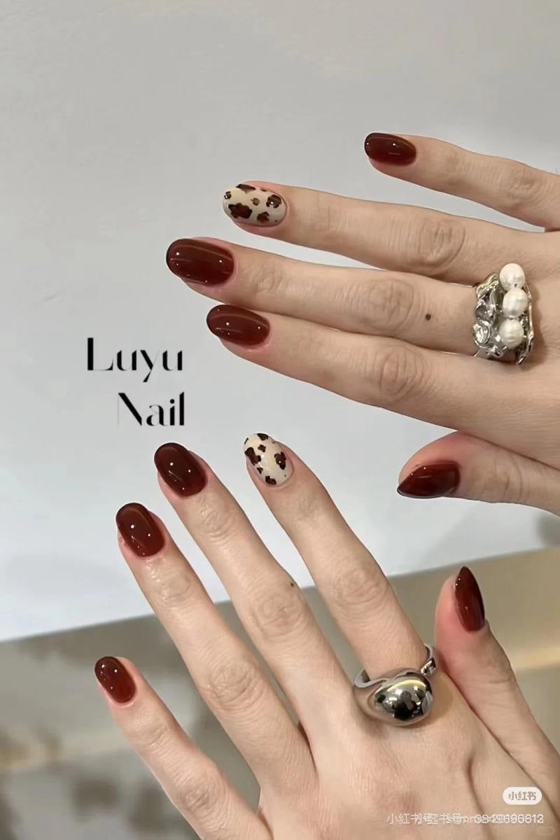 Mẫu nail gel ngắn Tết 2026