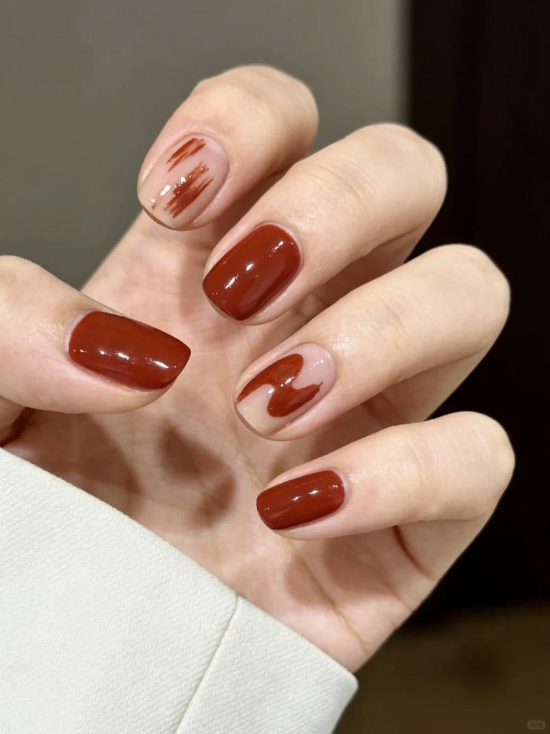 Mẫu nail gel ngắn Tết 2026