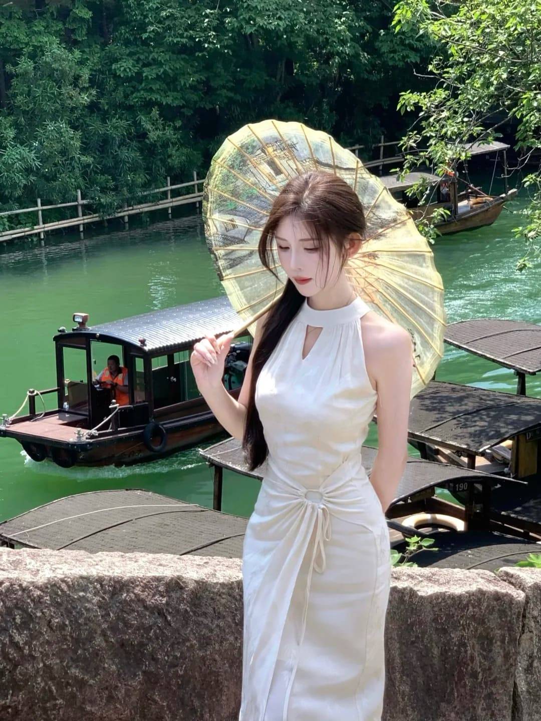 sườn xám cách tân