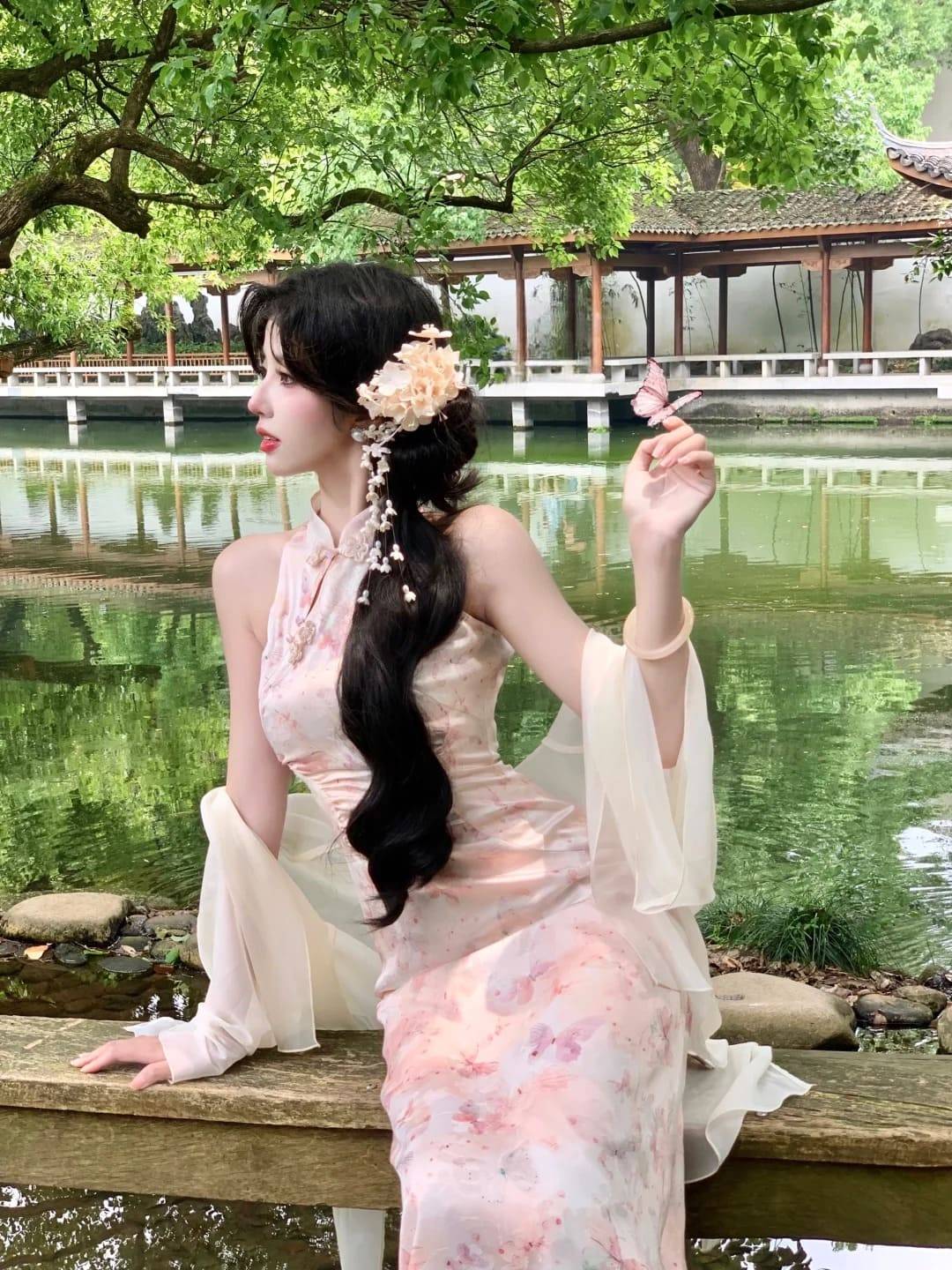 sườn xám cách tân