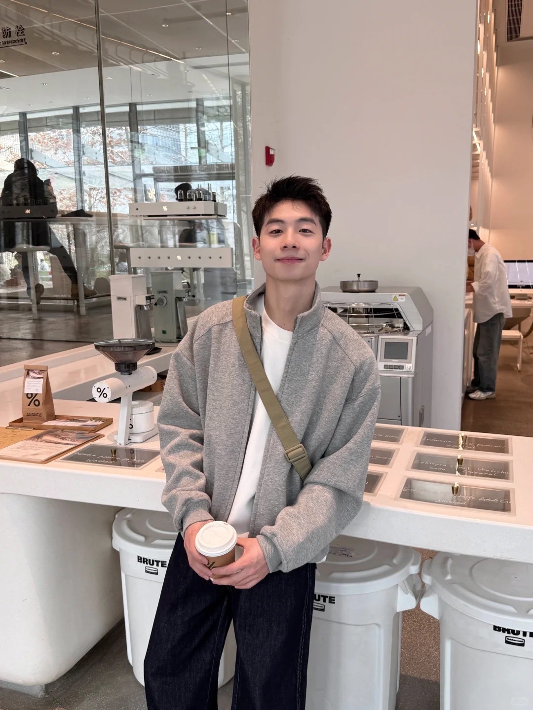 Sweatshirt và áo khoác da/áo khoác bomber