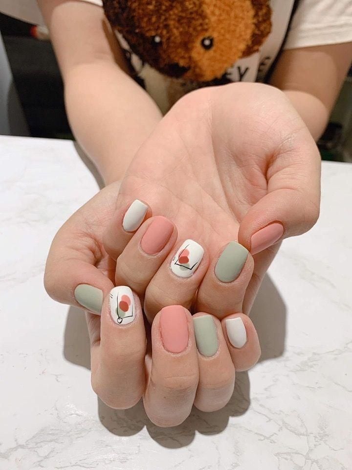 mẫu nail cho người trung niên