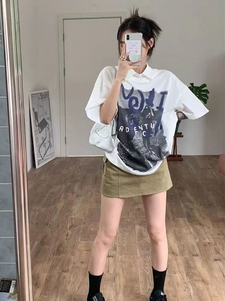 cách phối đồ với áo thun form rộng