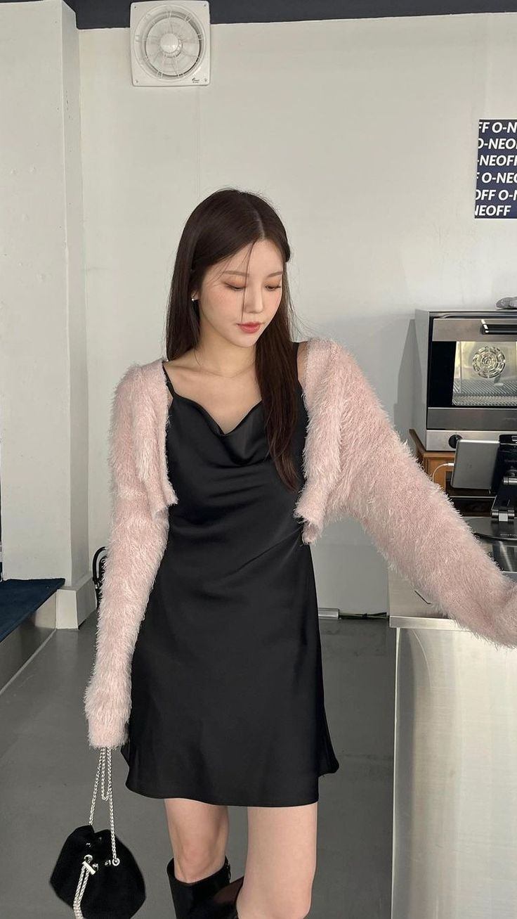 áo khoác mỏng mặc với váy