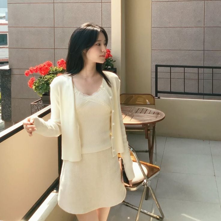 áo khoác mỏng mặc với váy