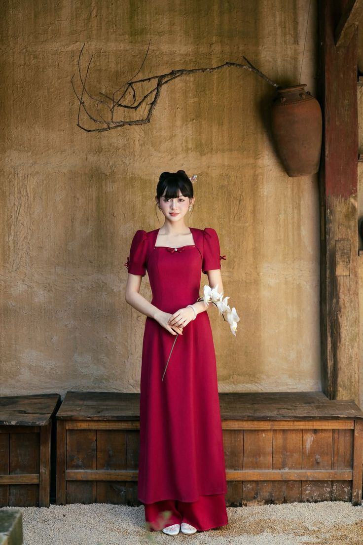 áo dài cổ vuông