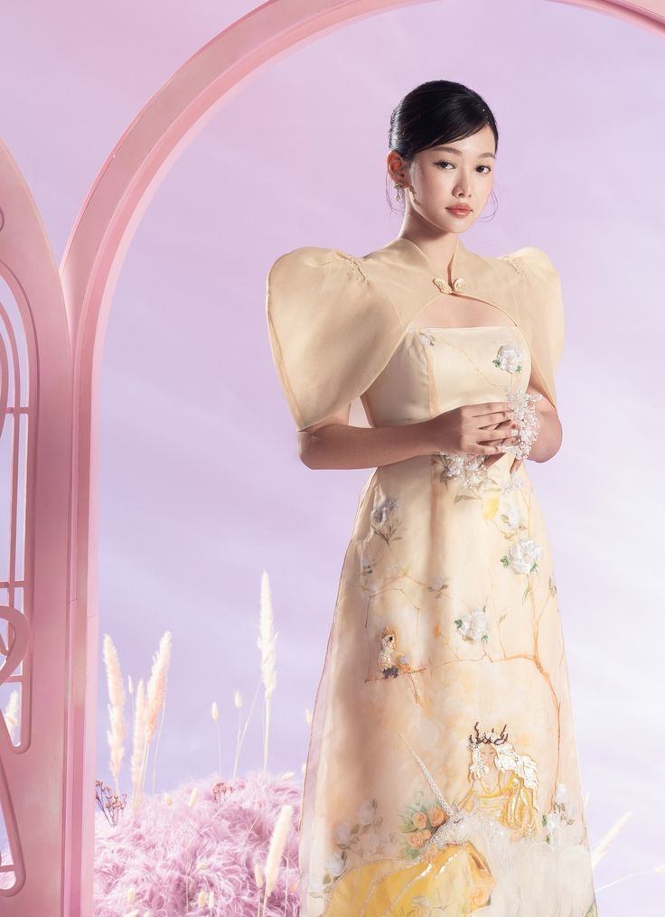 áo dài cổ vuông