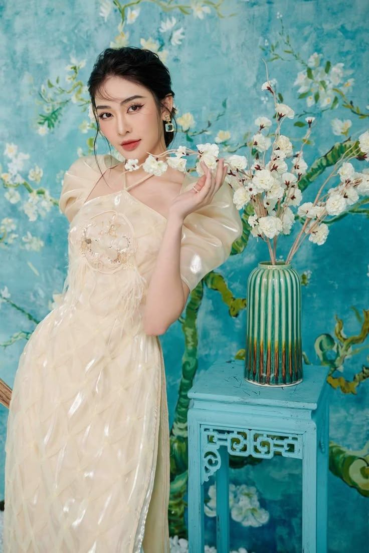 áo dài cổ vuông