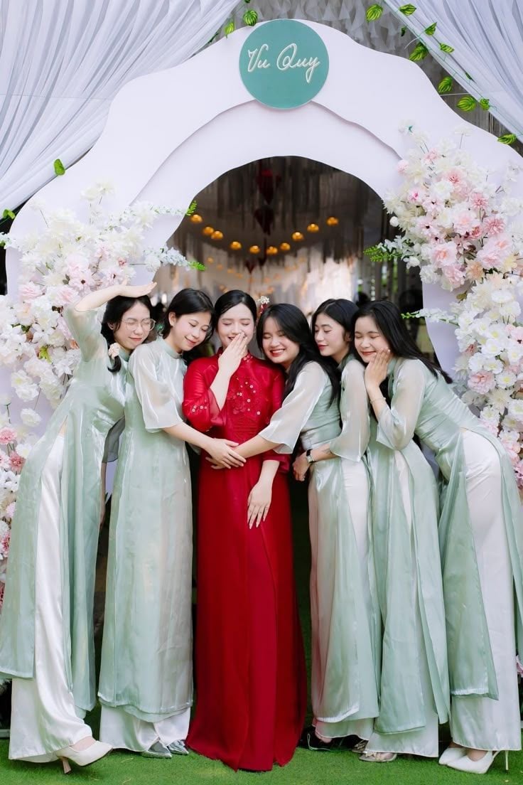 áo dài màu xanh ngọc bích
