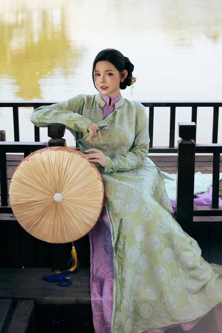 áo dài màu xanh ngọc bích