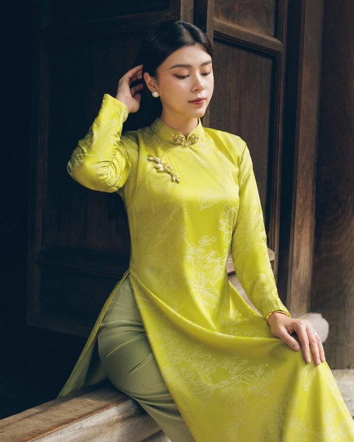 áo dài màu xanh ngọc bích