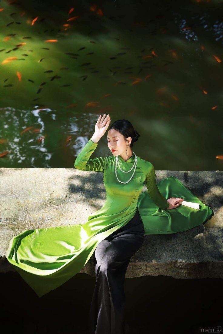 áo dài màu xanh ngọc bích