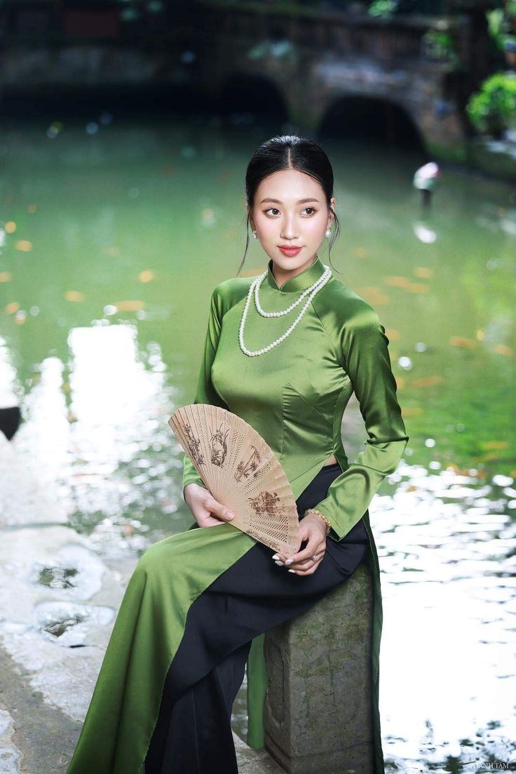 áo dài màu xanh ngọc bích