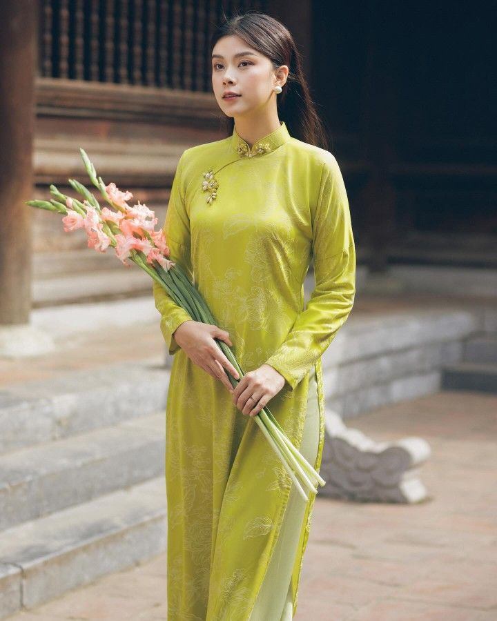 áo dài màu xanh ngọc bích