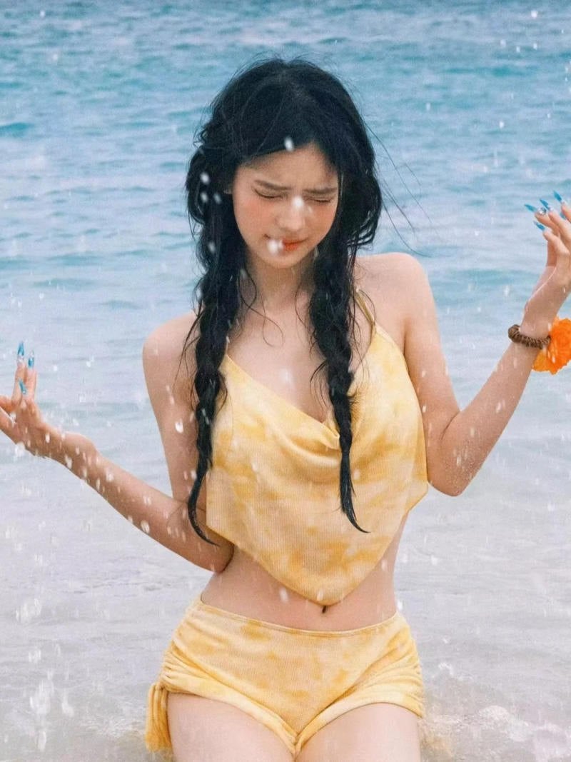 Đùa nghịch cùng làn nước biển