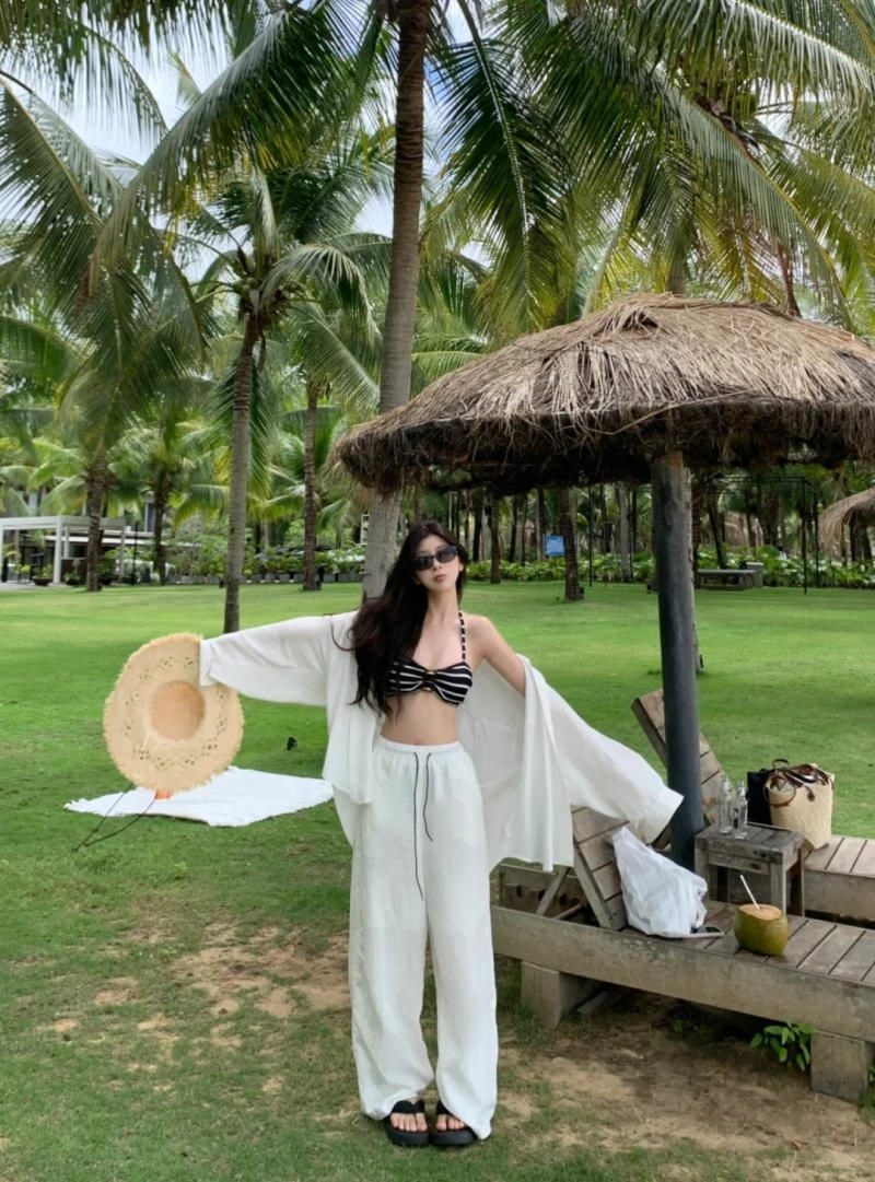 Sử dụng khăn choàng hoặc áo sơ mi khoác ngoài