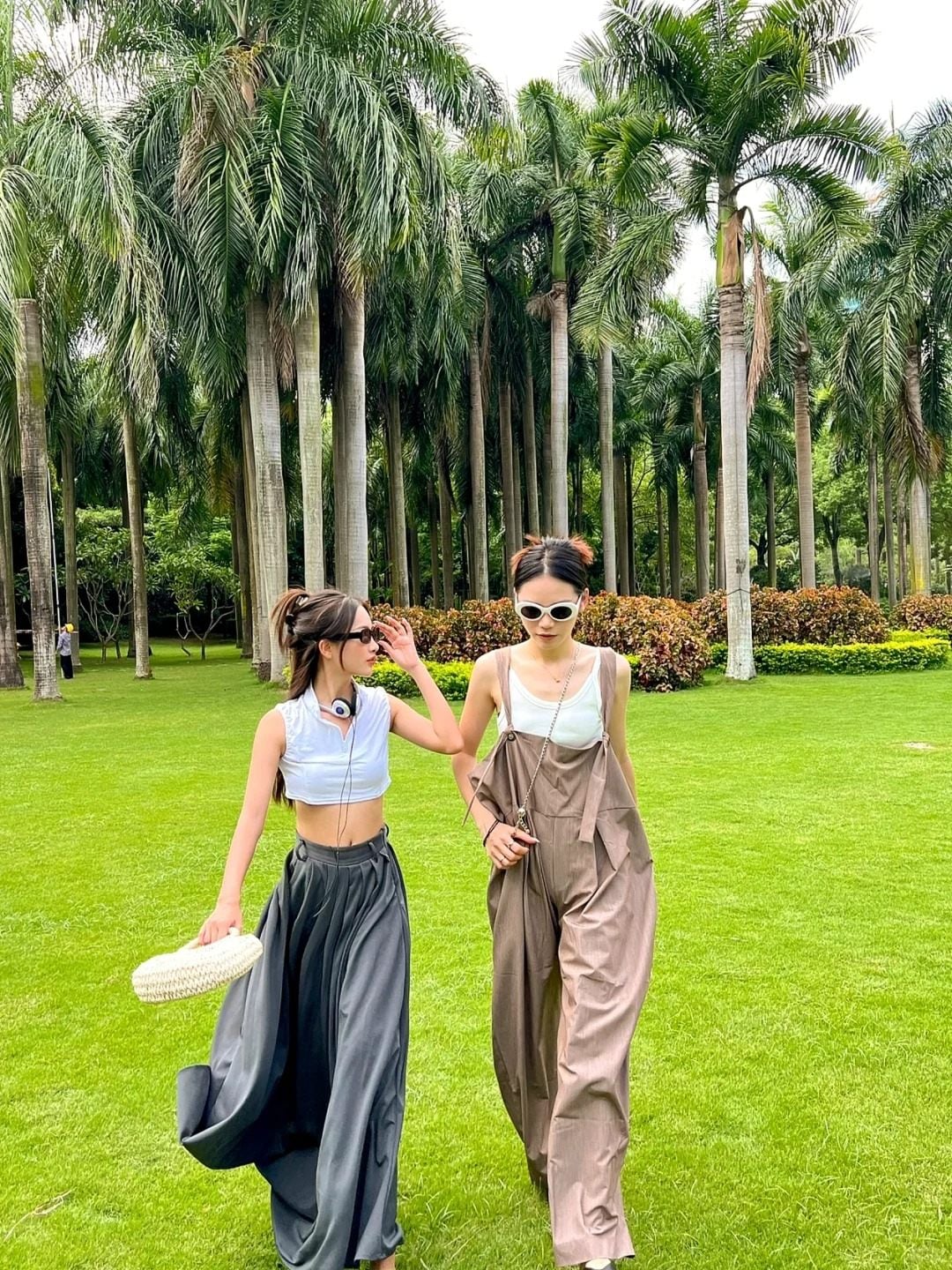 28. Tư thế tương tác với bạn đồng hành