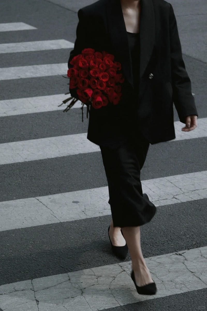 Sải bước tự tin trên phố