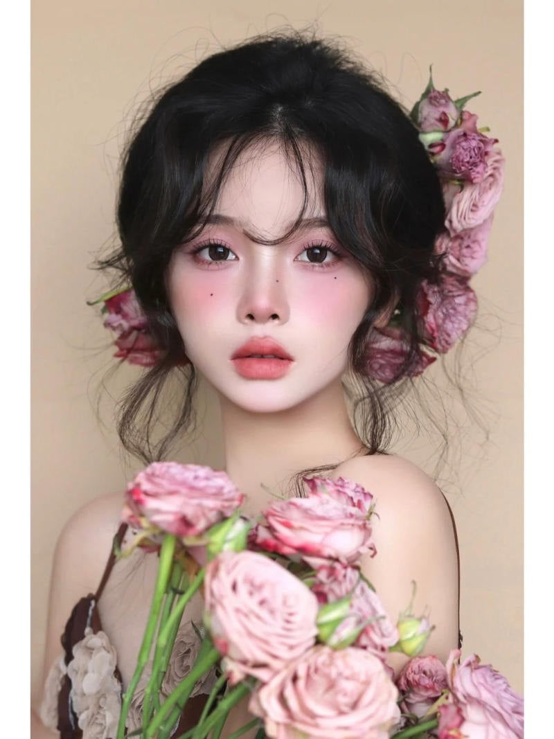 Hoa cài tóc rối mơ màng