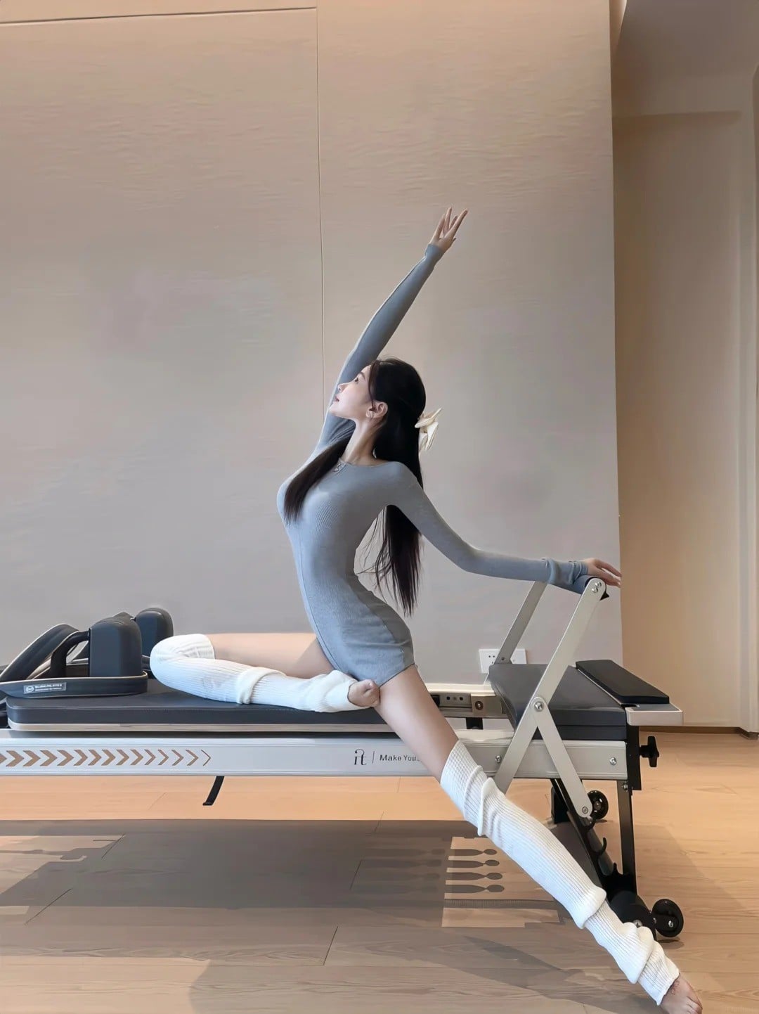 tạo dáng chụp ảnh gym nữ