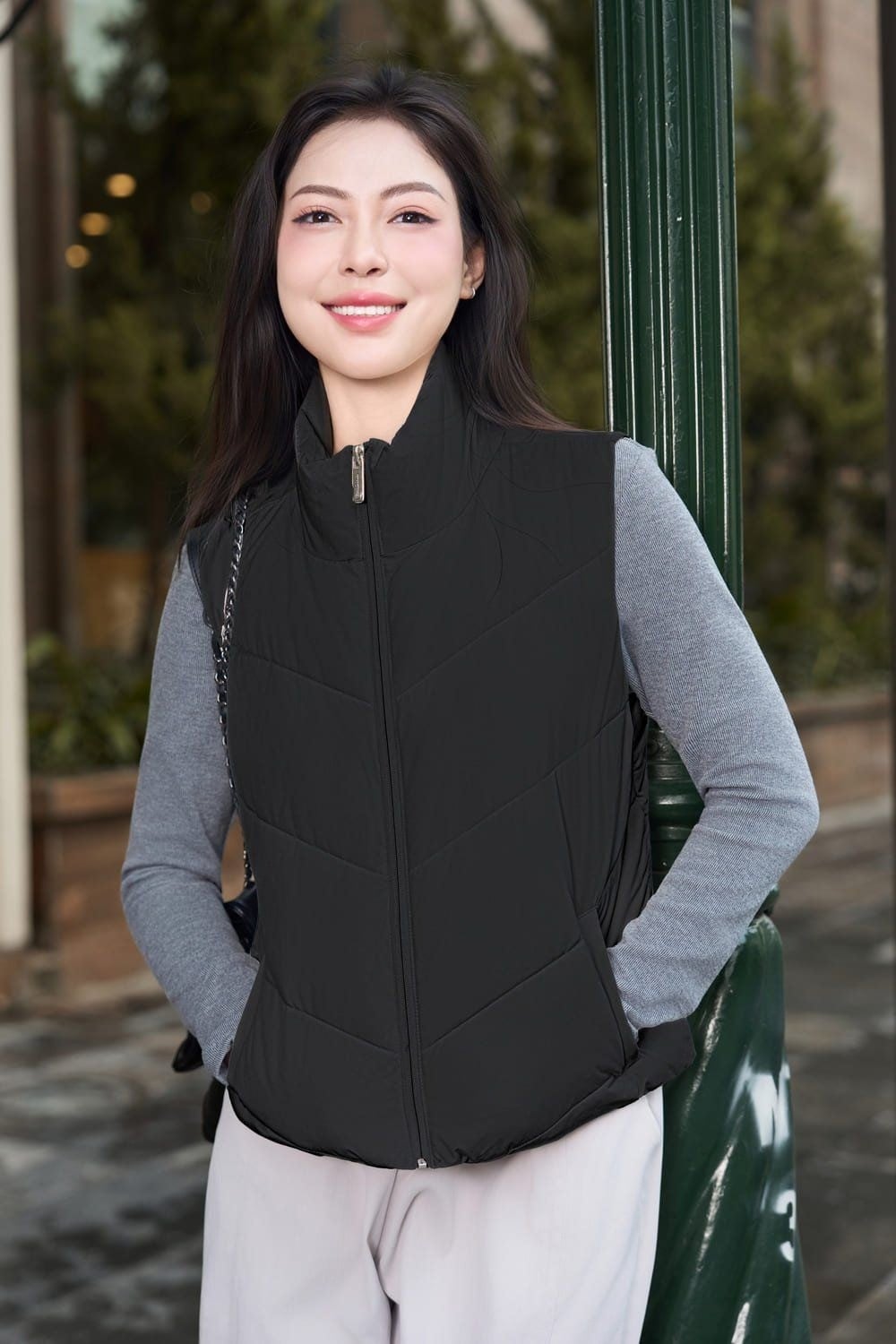 16. Ấm áp và thân thiện với áo gile phao