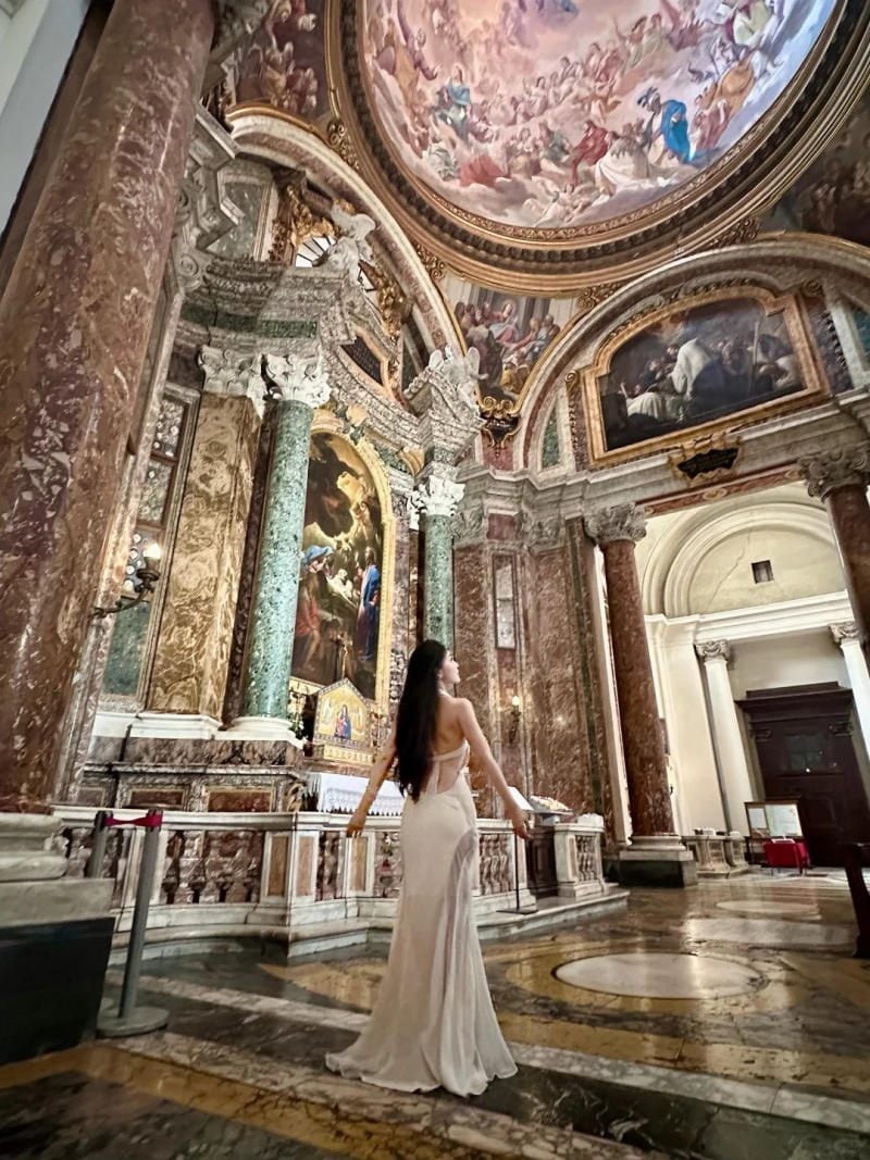 Tận dụng chiều sâu của hành lang mái vòm