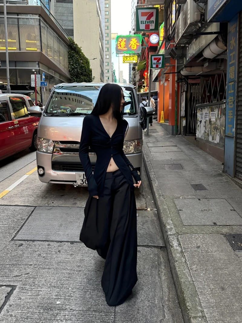 Sải bước đầy thần thái như trên sàn catwalk