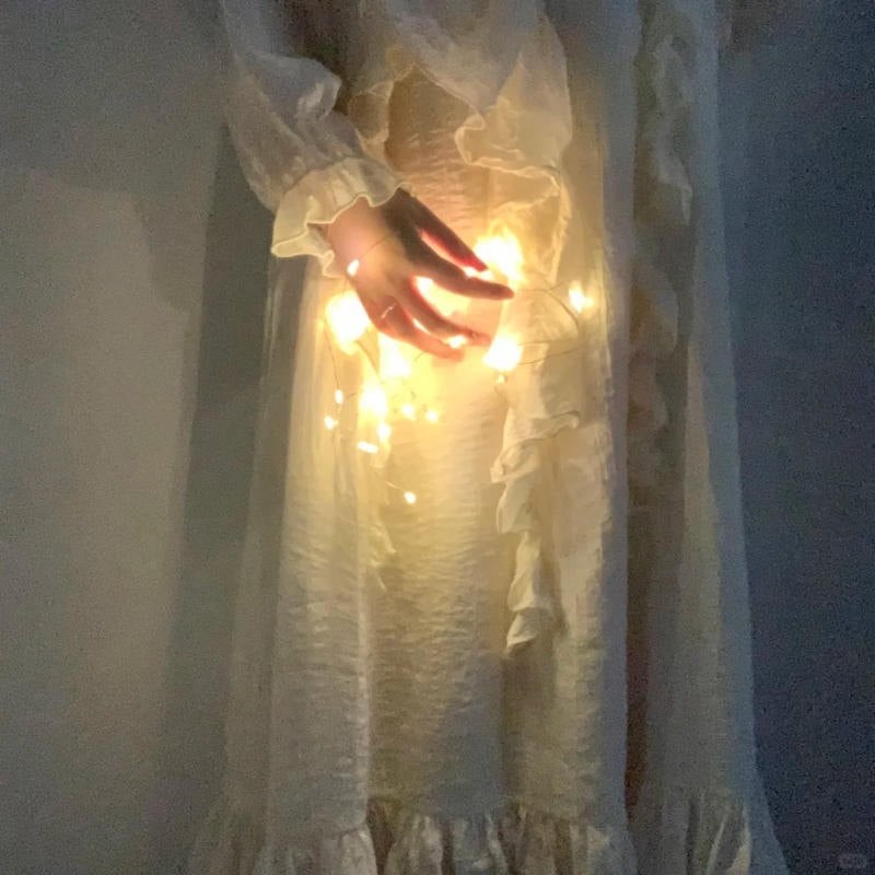 5. Tư thế giấu đèn sau lớp váy mỏng