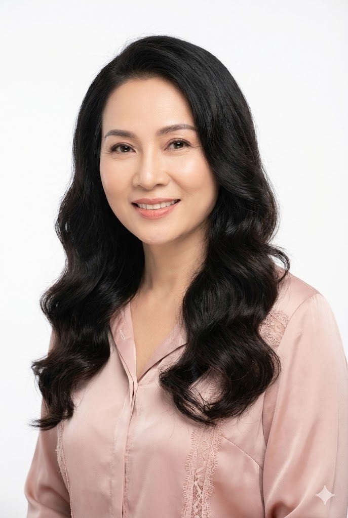 Tóc xoăn sóng nước ngang lưng