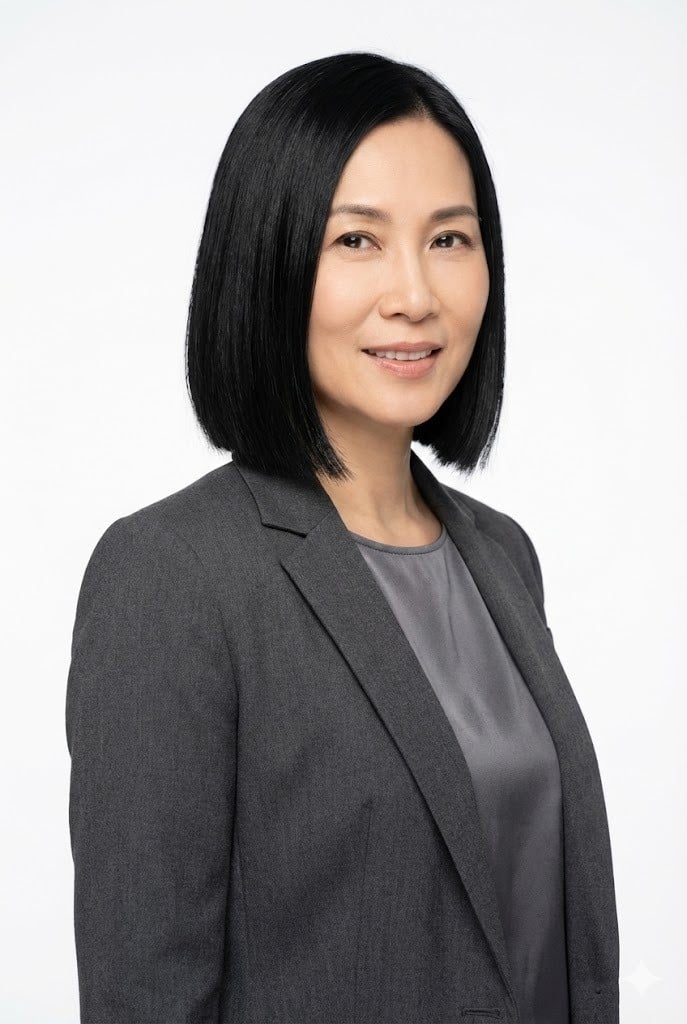 Tóc cắt bằng ngang cằm (Blunt Bob)