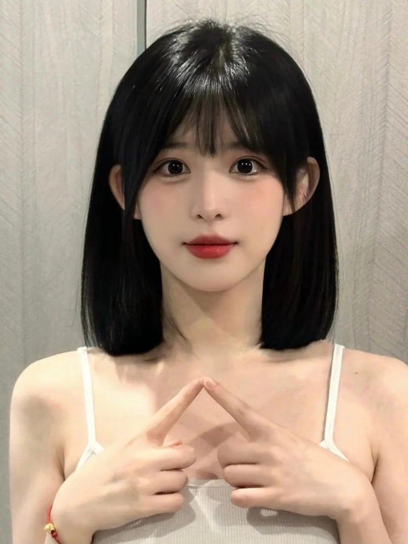 tóc ngang vai thẳng mái thưa