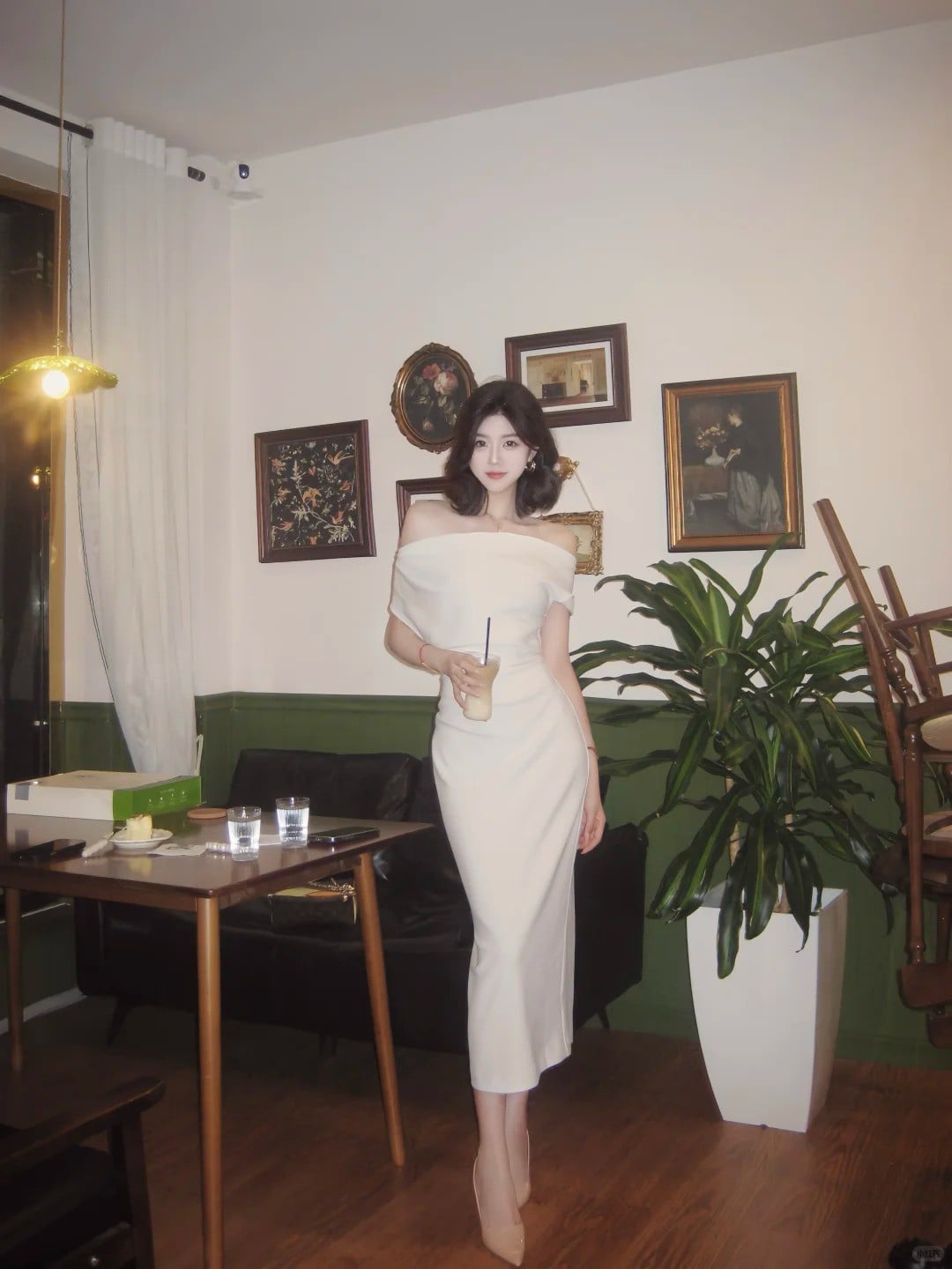 Đầm trễ vai