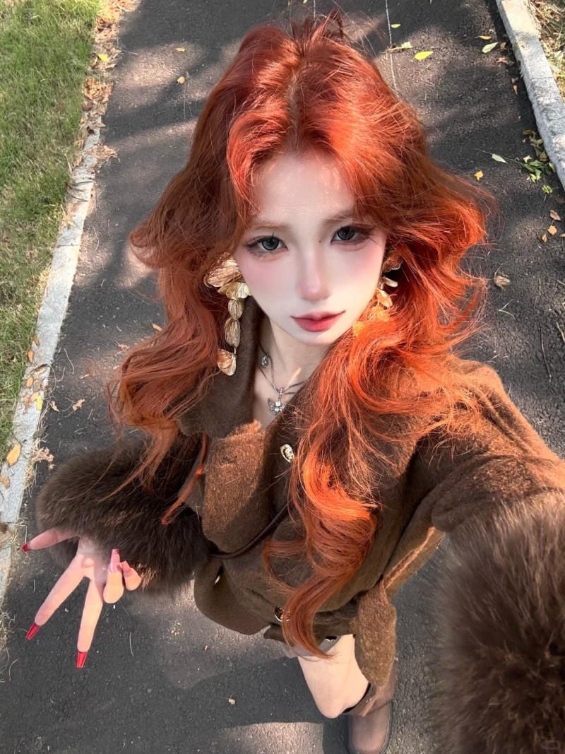 Tóc xoăn phồng phong cách Retro màu cam nâu đào