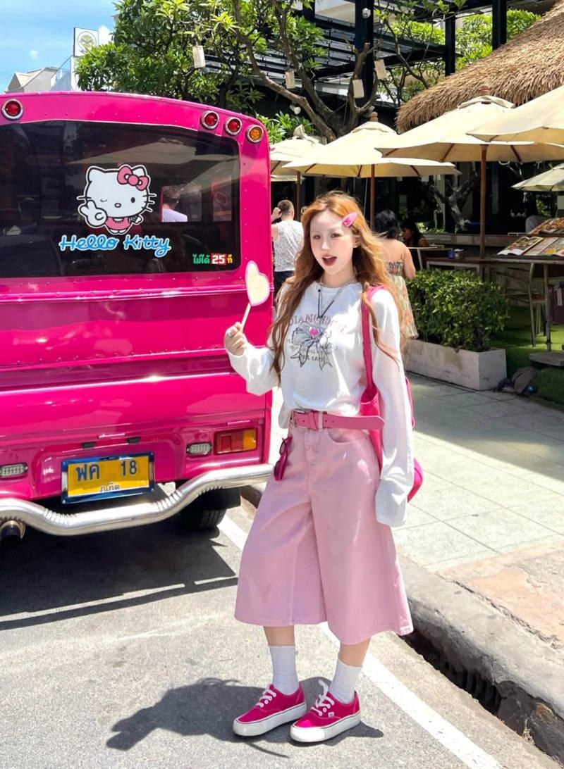 Quần hồng phối áo màu gì vừa xinh vừa trendy?